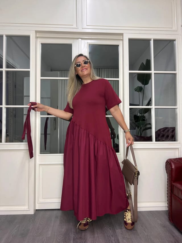 A02630 bordo eteği büzgülü üstü likralı eteği poplin elbise